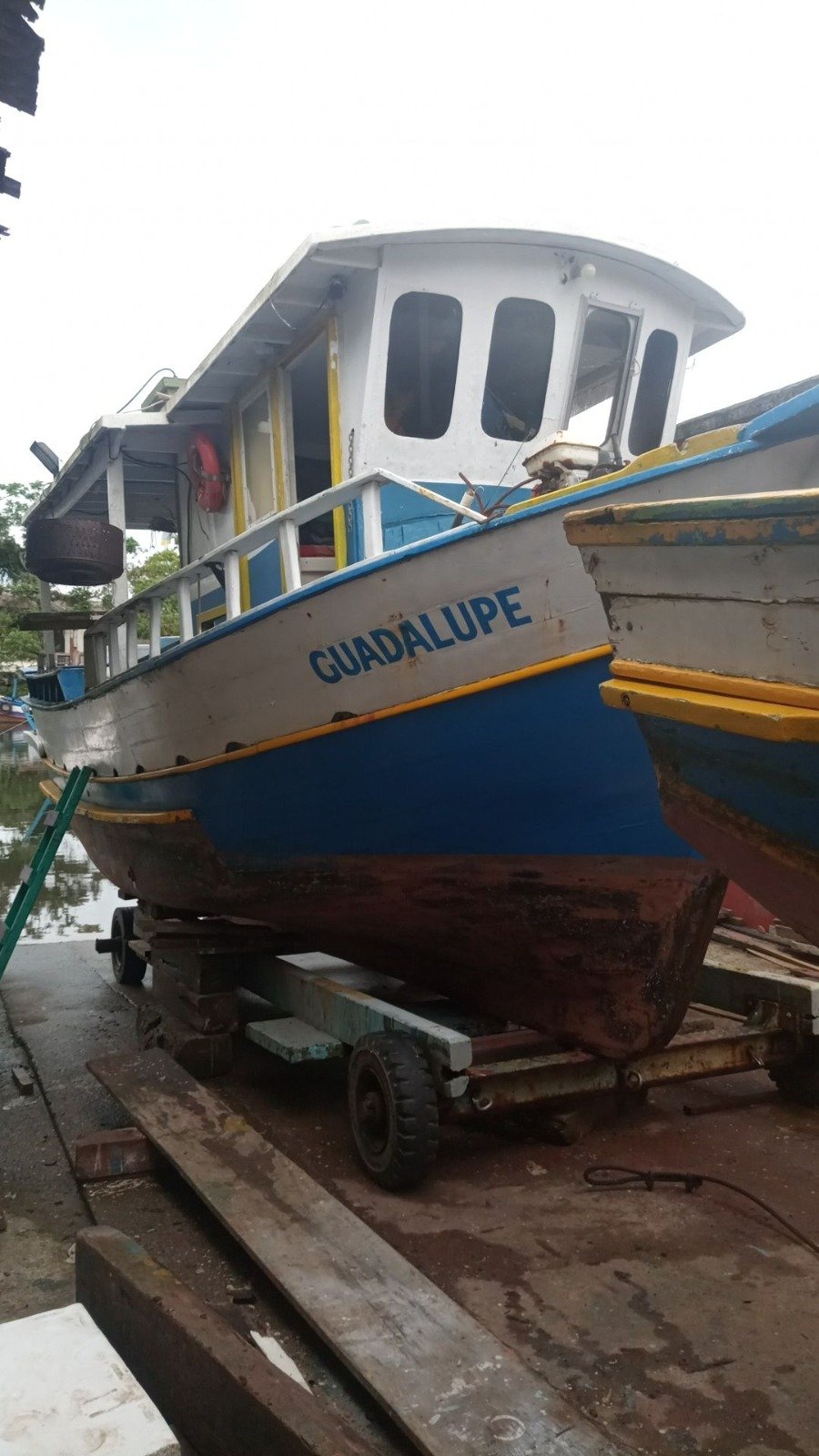 Naufrágio de barco pesqueiro em Ubatuba mata dois tripulantes