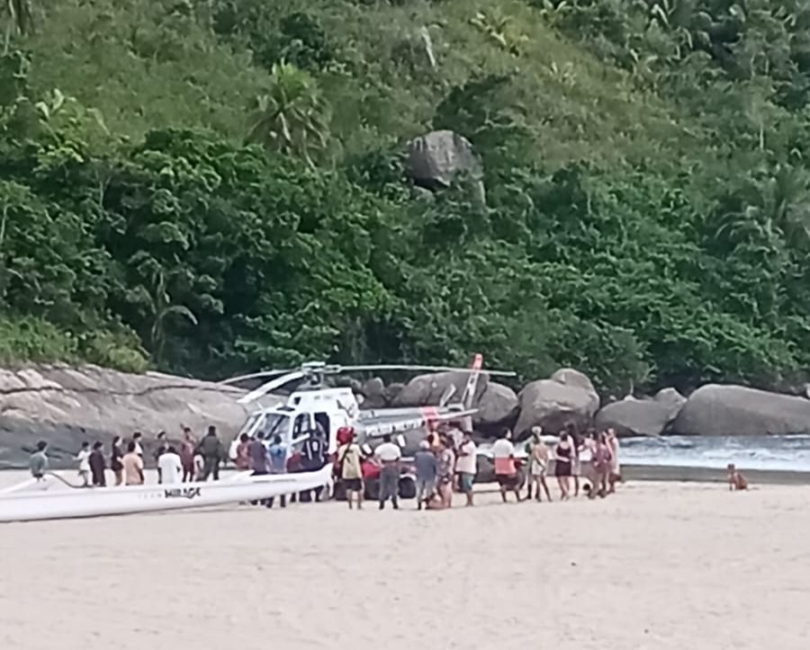 Caiçara salva casal com crianças afogadas na Praia do Bonete em Ilhabela