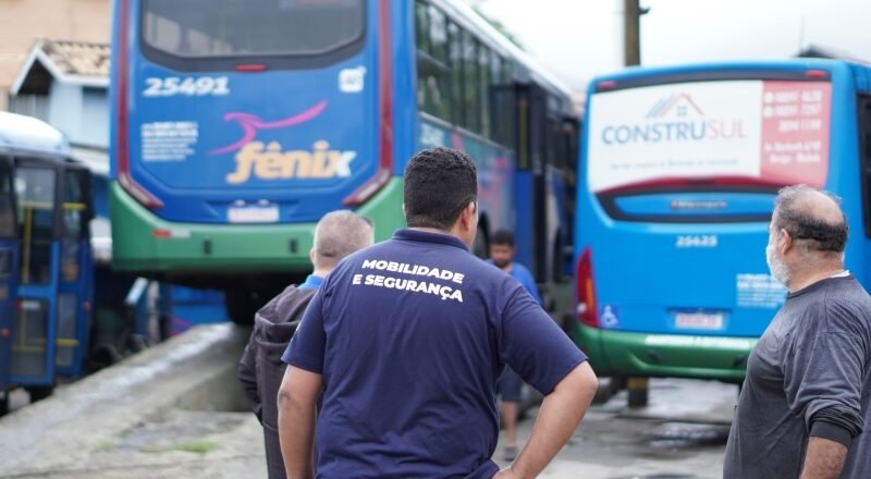Prefeitura fiscaliza empresa de transporte coletivo em Ilhabela