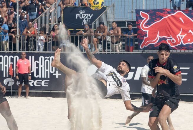 Corinthians e equipes locais competem na Paulista Cup de Beach Soccer