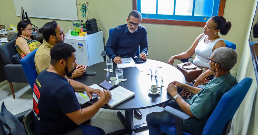 Prefeitura e servidores discutem aumento salarial municipal