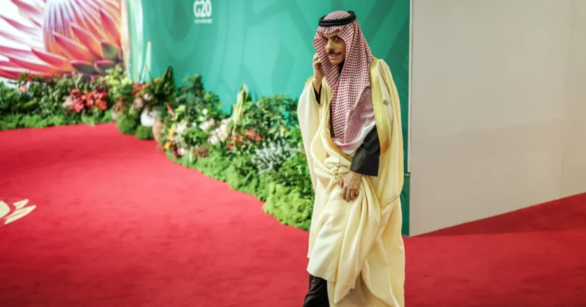 Aliada dos EUA, Arábia Saudita condena "agressão israelense" contra Síria