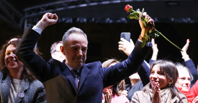 França reeleita com maioria esquerda nas grandes cidades