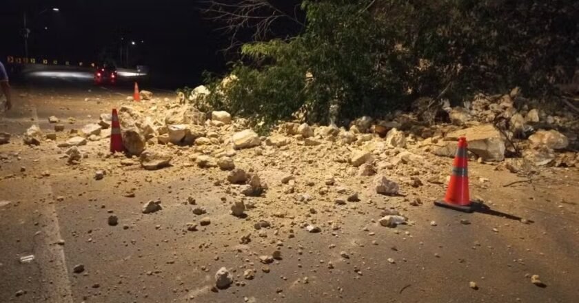 Queda de rochas provoca interdição parcial na Rodovia dos Tamoios em Caraguatatuba