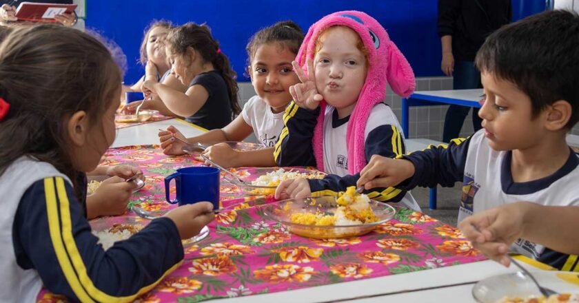 Escolas da rede municipal de São Sebastião celebram o Dia do Caiçara com cardápio especial