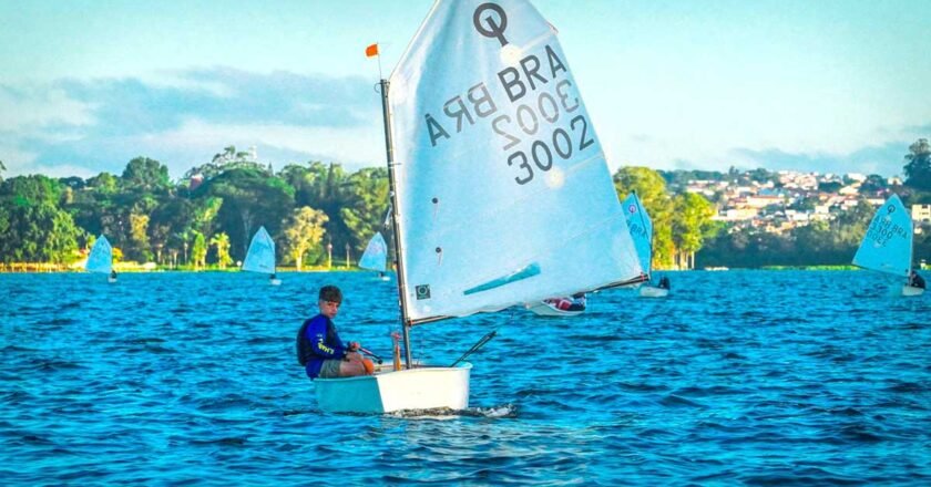 Flotilha Borrachudo conquista pódio na abertura do Ranking Paulista de Optimist