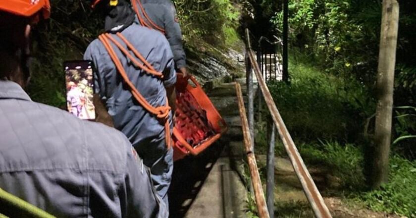 Jovem é resgatado em área de difícil acesso em Caraguatatuba
