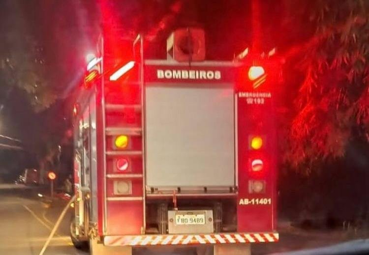 Incêndio deixa vítima carbonizada em Ilhabela