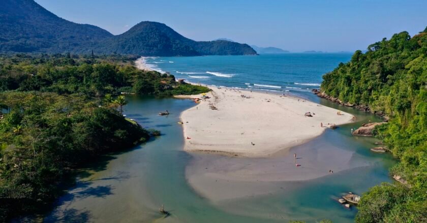 Litoral Norte de SP vive baixa temporada em abril
