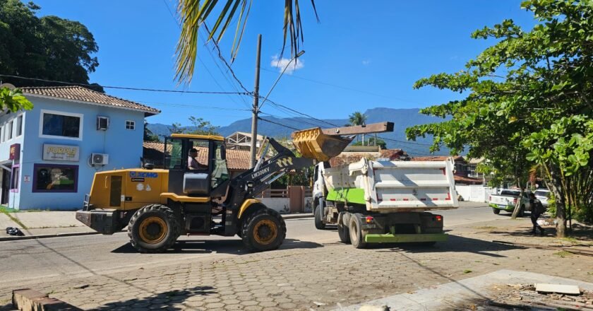 Prefeitura reordena orla na Praia do Perequê em Ilhabela