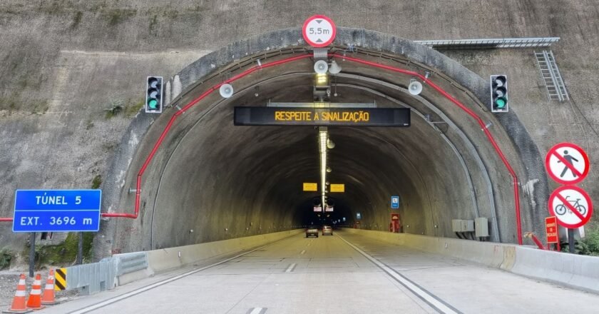 Túneis da Rodovia dos Tamoios fechados para manutenção noturna
