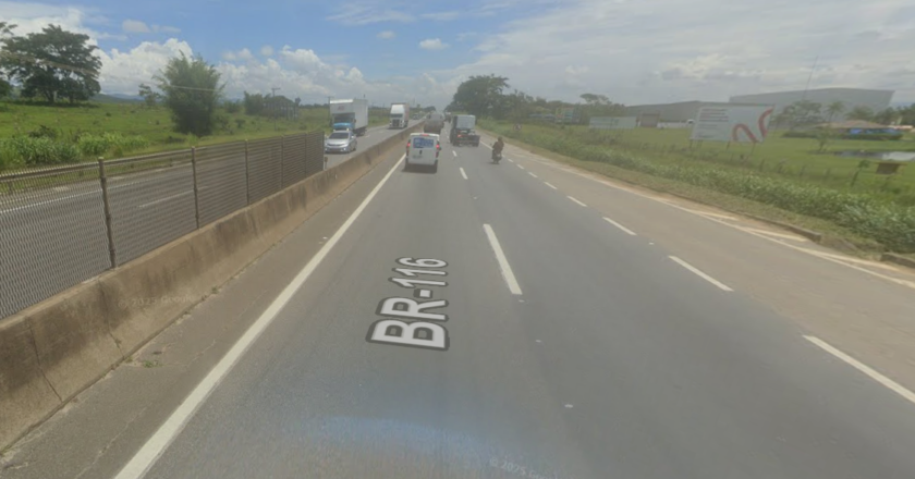 Pedestre morre na Dutra em Lorena após ser atingido por moto e atropelado por caminhão