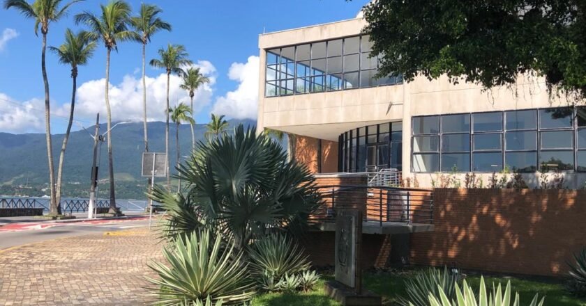 Câmara de São Sebastião comemora 390 anos de emancipação