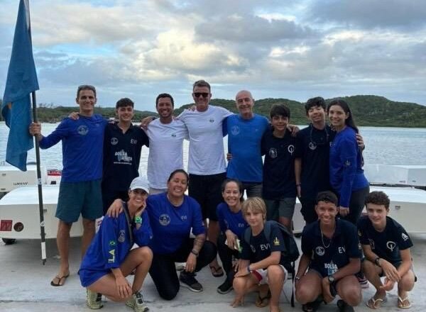 Atletas de Ilhabela entram no top 15 do Ranking Nacional 2026 de Optimist e garantem vagas para competições internacionais no Canadá e Uruguai