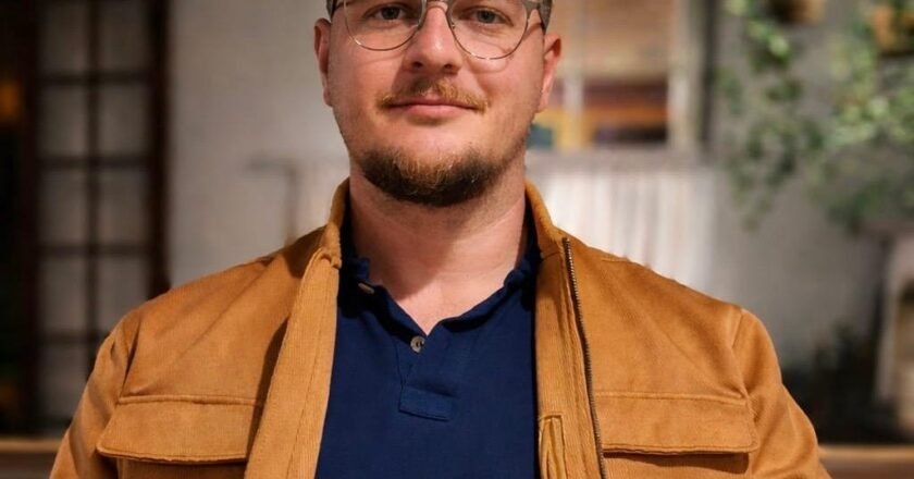 Trabalhador portuário lança projeto sobre memória do Porto de São Sebastião