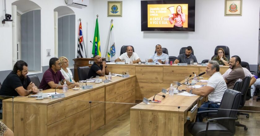 Câmara de São Sebastião discute mobilidade urbana e saúde