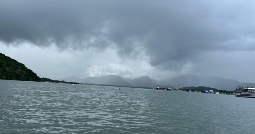 Chuvas no litoral de SP continuam nesta quinta (12)? Veja a previsão do tempo