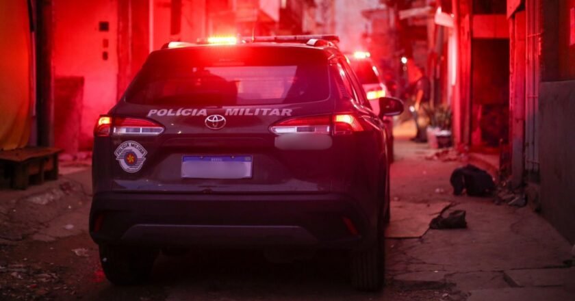 Jovem grávida denuncia companheiro por tentar furar sua barriga durante briga em Praia Grande