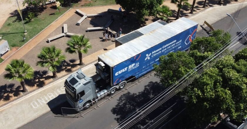 Museu sobre rodas leva experiências científicas gratuitas para Cubatão