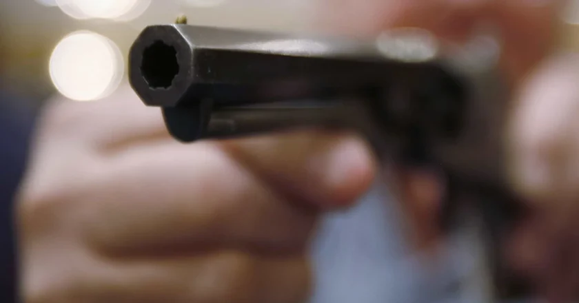 Agente do Serviço Secreto atira acidentalmente na própria perna