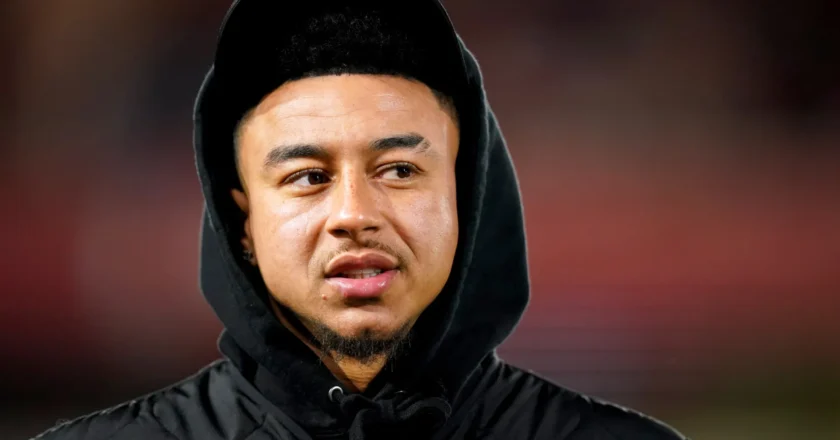 Corinthians trabalha com Lingard para estreia no Brasileirão