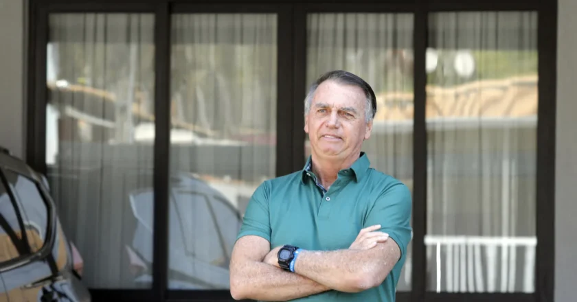 Bolsonaro sai da UTI após alta e internação de 10 dias