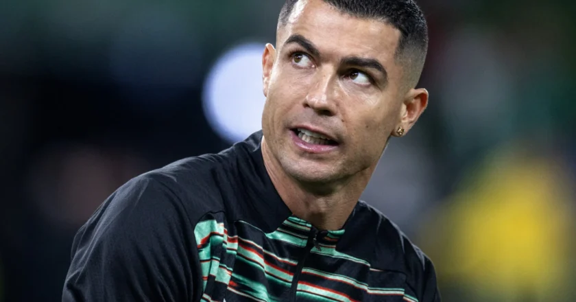 Cristiano Ronaldo supostamente liga DJ e pede implante capilar