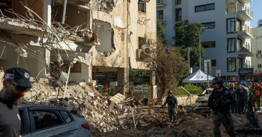 Iran ataca Tel Aviv com míssil de 100 kg e deixa feridos