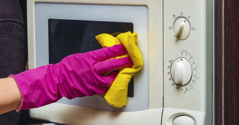 Eletrodomésticos amarelados recuperam branco com truque simples