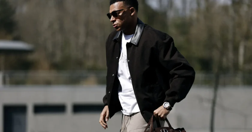 Caso “joelho errado” vira crise no Real e jornalista acusa Mbappé