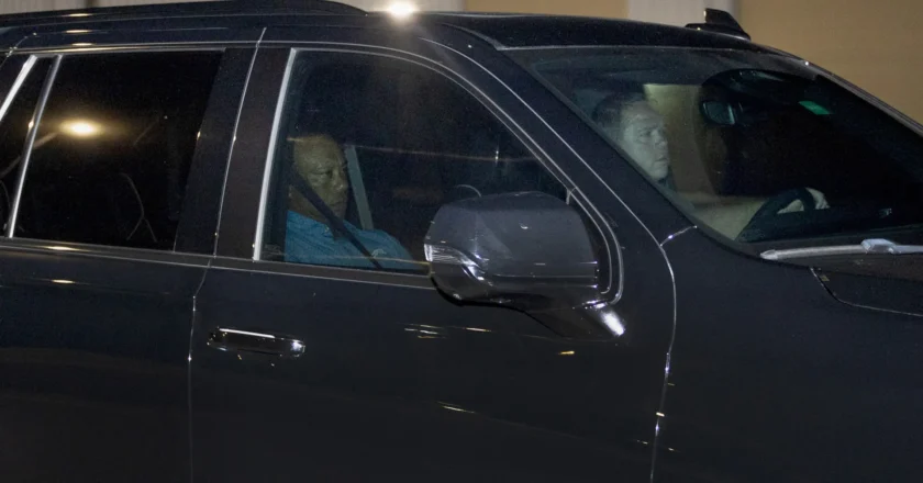 Tiger Woods é libertado após acidente de carro nos EUA