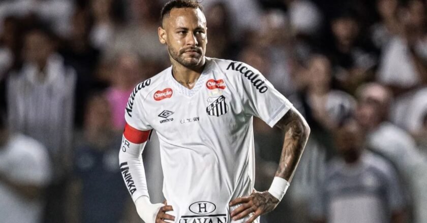Neymar fica de fora contra Cruzeiro por controle de carga