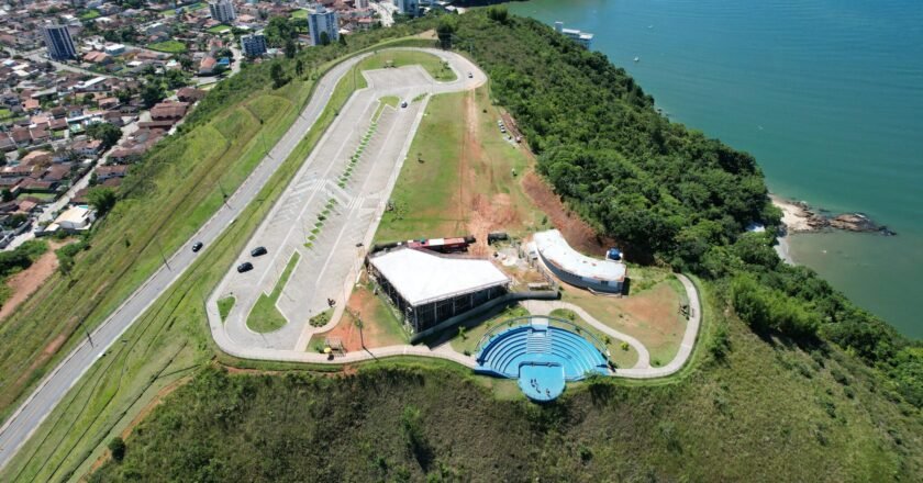 Caraguatatuba recebe food trucks e programação cultural