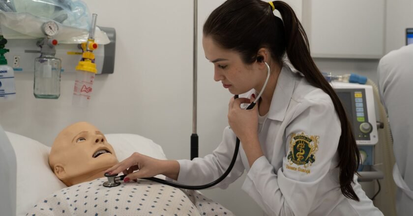 Unoeste Guarujá abre inscrições para concurso de bolsas de estudo