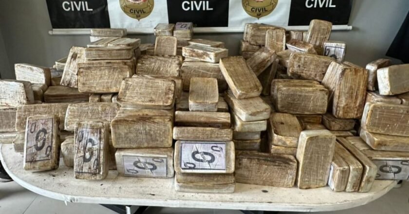 Polícia Civil desmonta centro logístico de tráfico em Santos