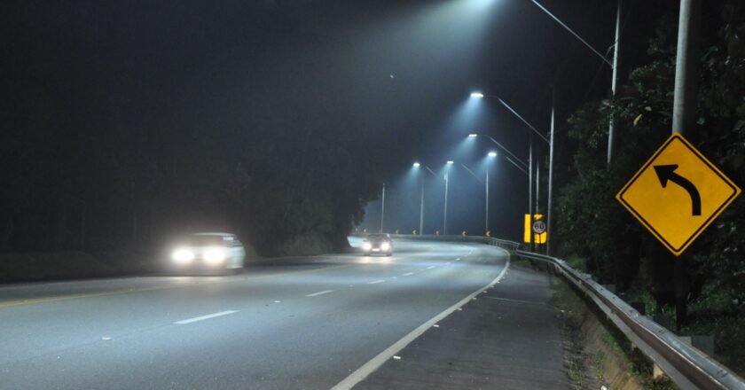 Tamoios tem bloqueios noturnos em trechos de serra e contornos; confira alternativas