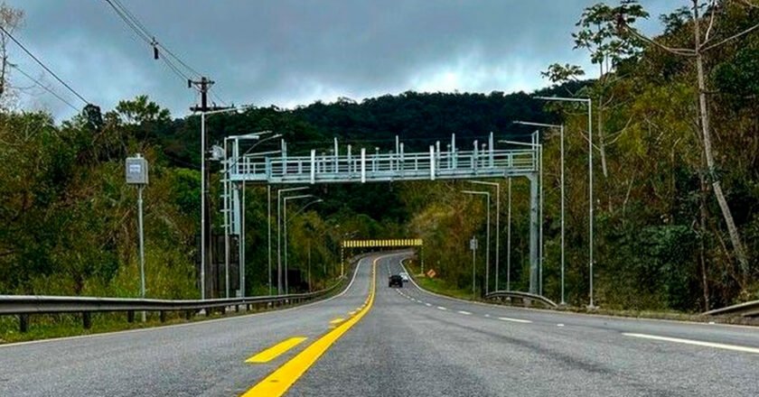 Tráfego na Mogi-Bertioga alterado por obras de pavimentação e drenagem