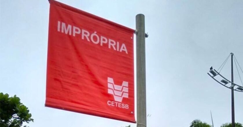 Águas poluídas em São Vicente impedem banhos seguros