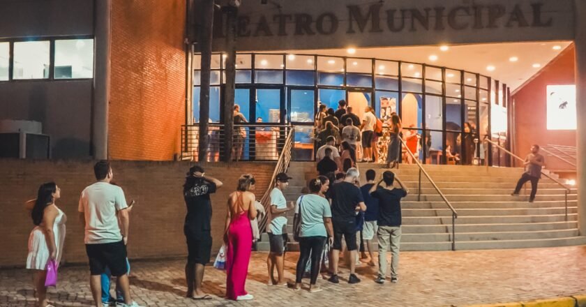 Teatro de São Sebastião supera 25 mil pessoas e amplia programação cultural em 2026