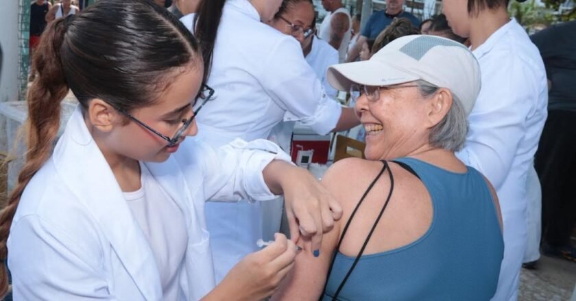 Vacinação contra a gripe é ampliada para todas as idades em Santos