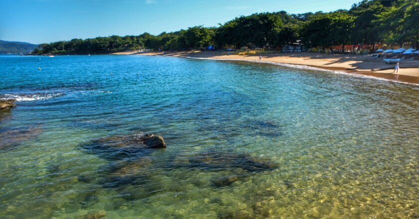 Ilhabela tem 17 praias próprias para banho neste fim de semana, aponta Cetesb