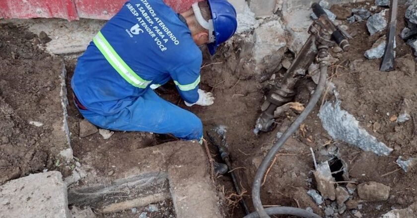 Sabesp flagra média de seis furtos de água por dia na Baixada Santista
