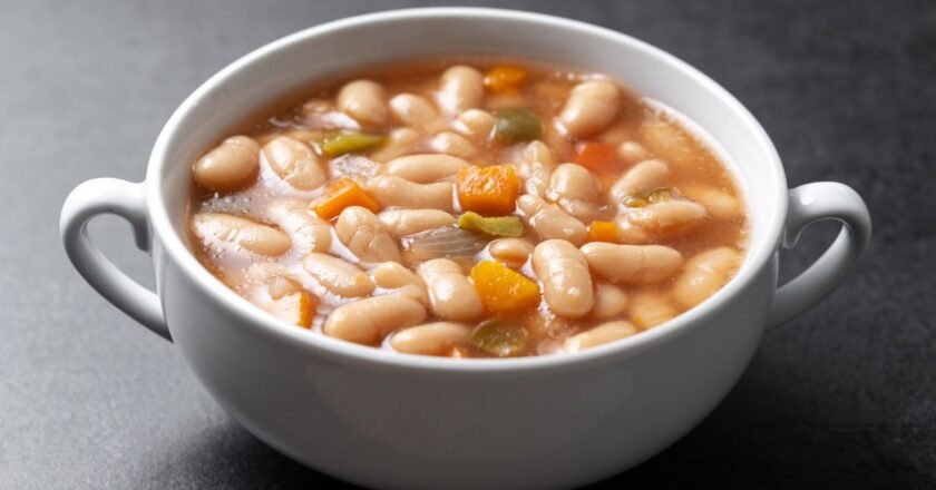 Este é o ingrediente que pode deixar o feijão muito mais saboroso