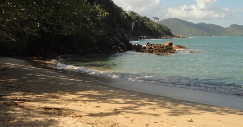 Turista morre afogado na praia da Caçandoca