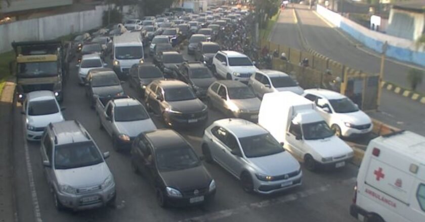 Veja como estão as travessias do litoral paulista na manhã desta quinta (26)