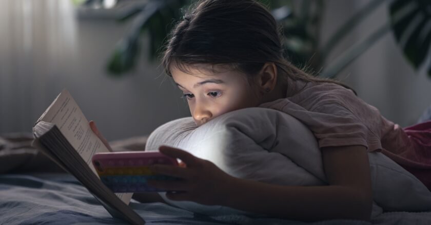 Leitura antes de dormir aumenta ocitocina e diminui o cortisol