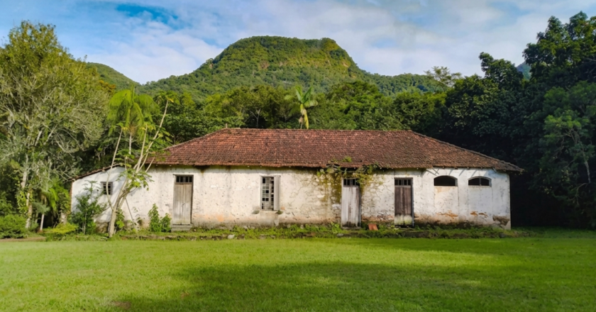 Mistério revelado: casa isolada na Serra do Mar esconde
