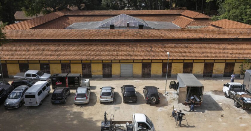 Churrascaria transforma galpão em área kids e reivindica reversão de multa
