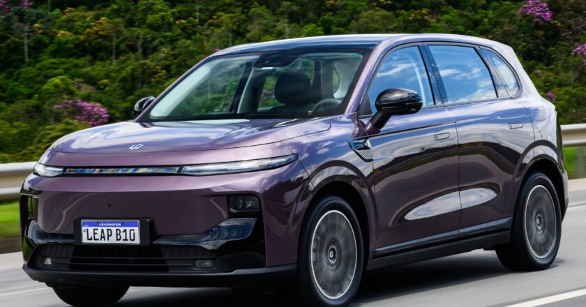 Chinesas aceleram lançamento de carros híbridos flex com tecnologia brasileira