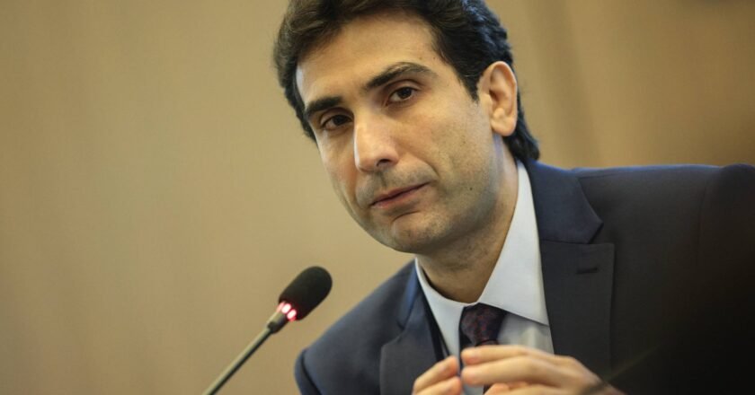Governo prepara linha de crédito para médias empresas endividadas
